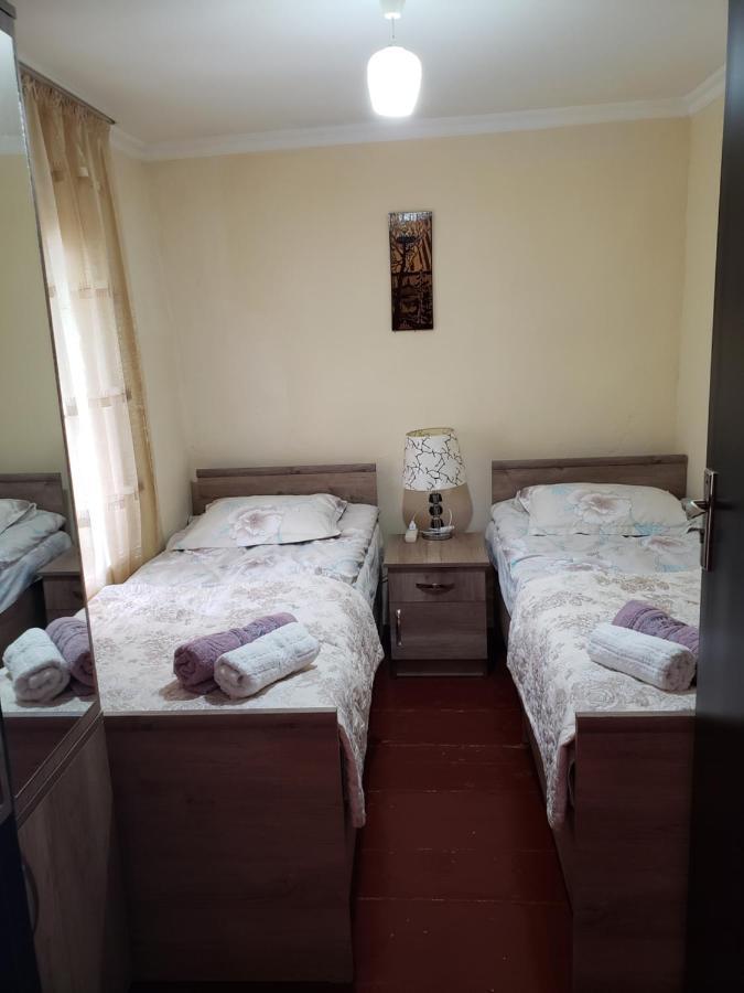 Guest House Nanu 메스티아 외부 사진