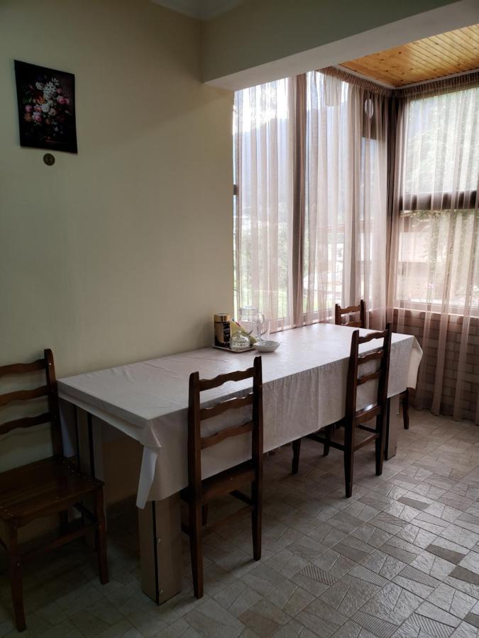 Guest House Nanu 메스티아 외부 사진